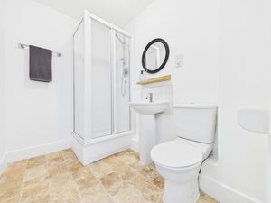 Ensuite- click for photo gallery
